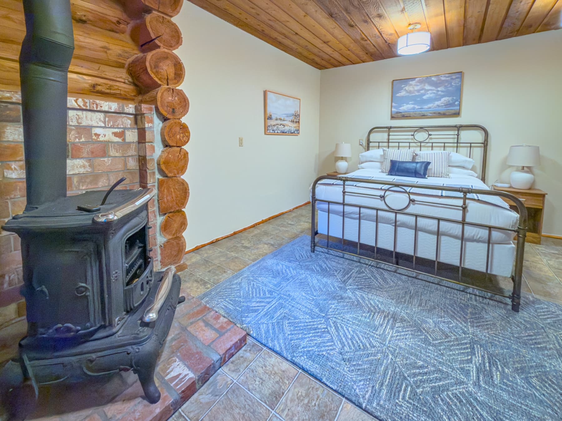 The Den — potbelly stove and private entrance