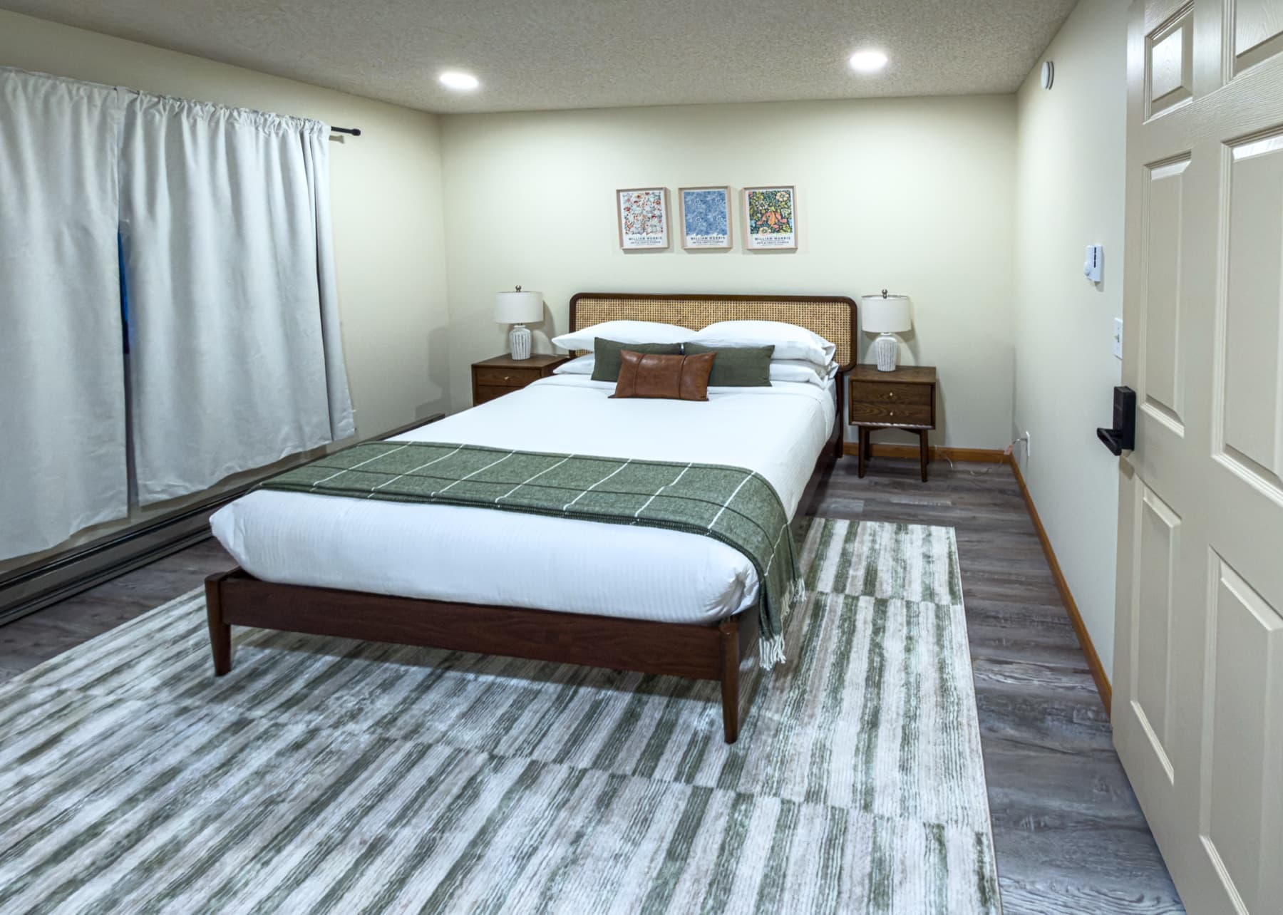 Queen bedroom — alternate angle